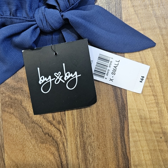 By&By dressy shoulder top - Picture 2 of 4